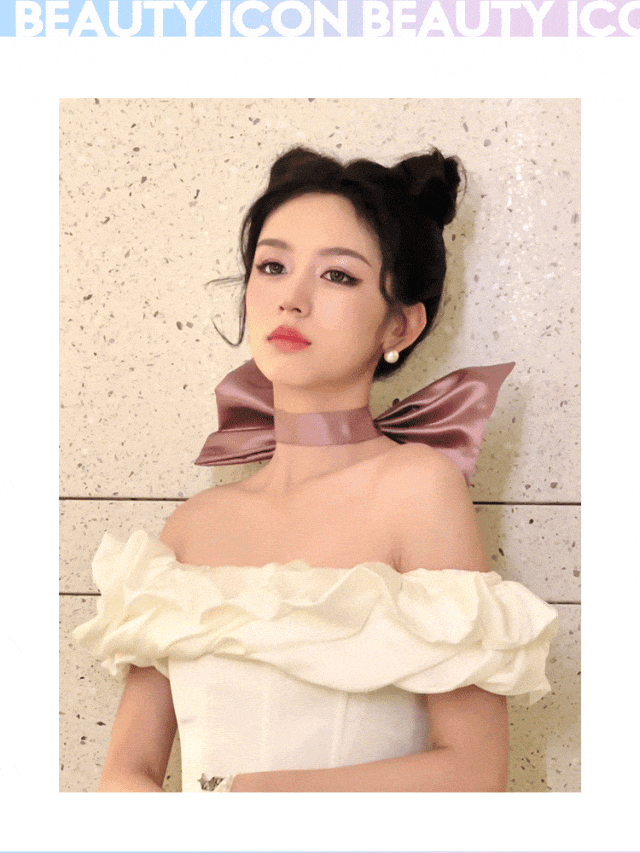 周也等女星们纷纷上头猫咪双丸子发型,果然清爽的盘发,最适合当下的