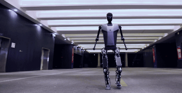 全球首个！中国发布人形机器人“天工”：可拟人奔跑6公里/小时_https://www.izongheng.net_人工智能_第1张