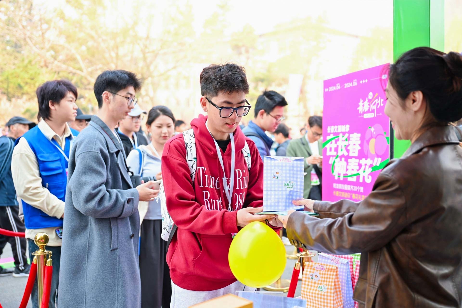 春和景明里的长春 吉大杏花绽放踏青季精彩启幕