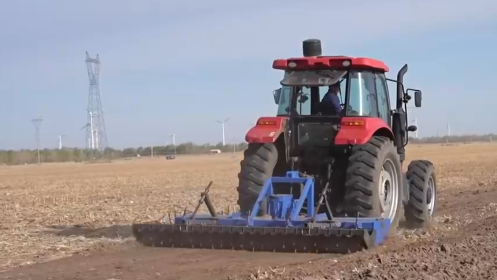 农民种地要先交钱村委会副主任110来又能咋上边让我敛钱我就敛钱