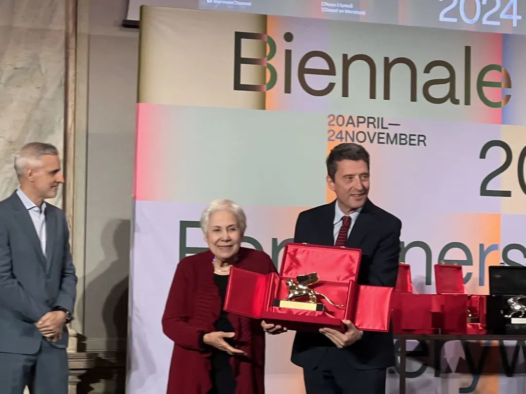 威尼斯双年展金狮奖:澳大利亚获最佳国家馆,女性艺术家放光