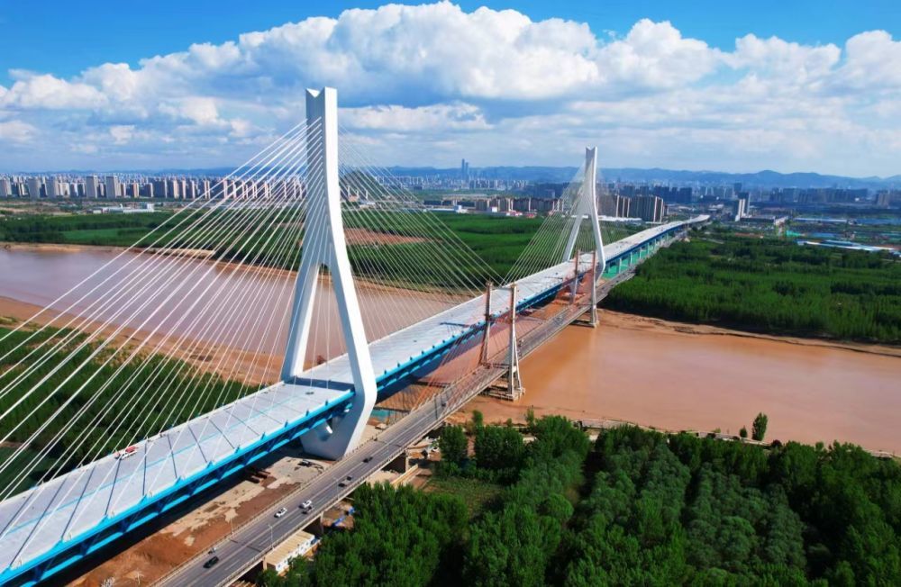 图为济南黄河大桥复线桥。（受访者供图）
