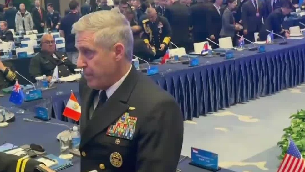美军高层出席西太海军论坛年会，面对媒体一言不发