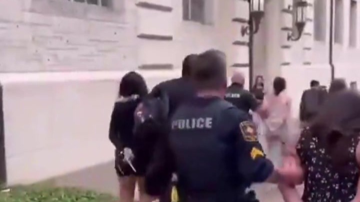 钧正平谈美国高校抗议活动：这是外部煽动？这是震耳欲聋的反对声