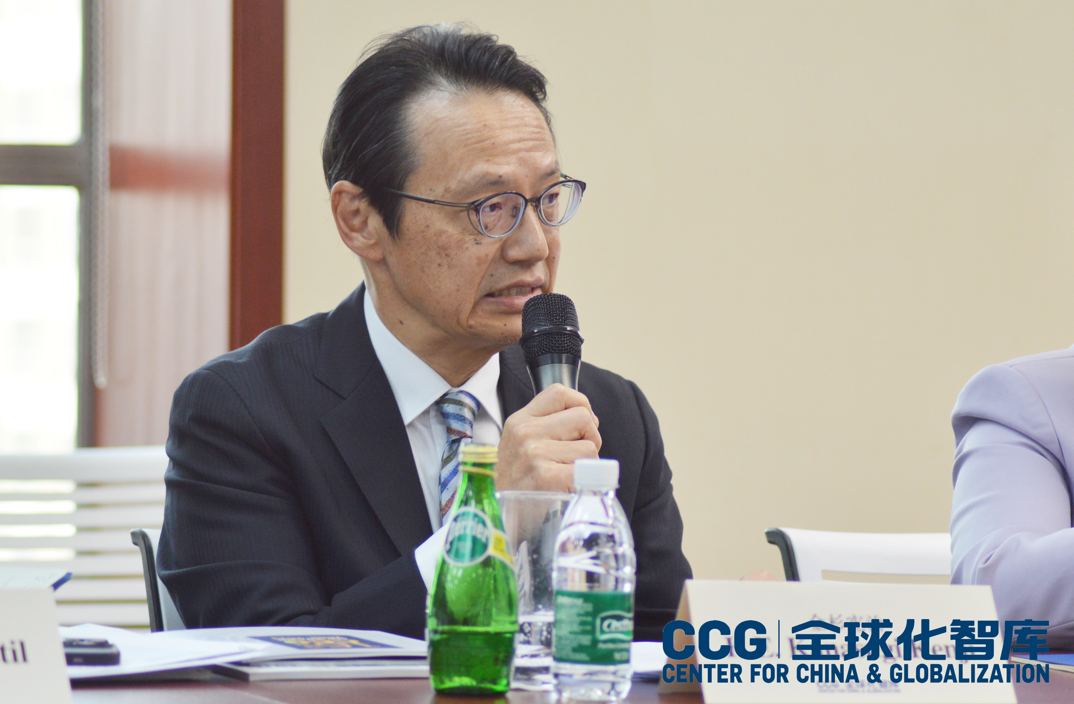 斯洛文尼亚副总理兼外长法永到访CCG并座谈交流