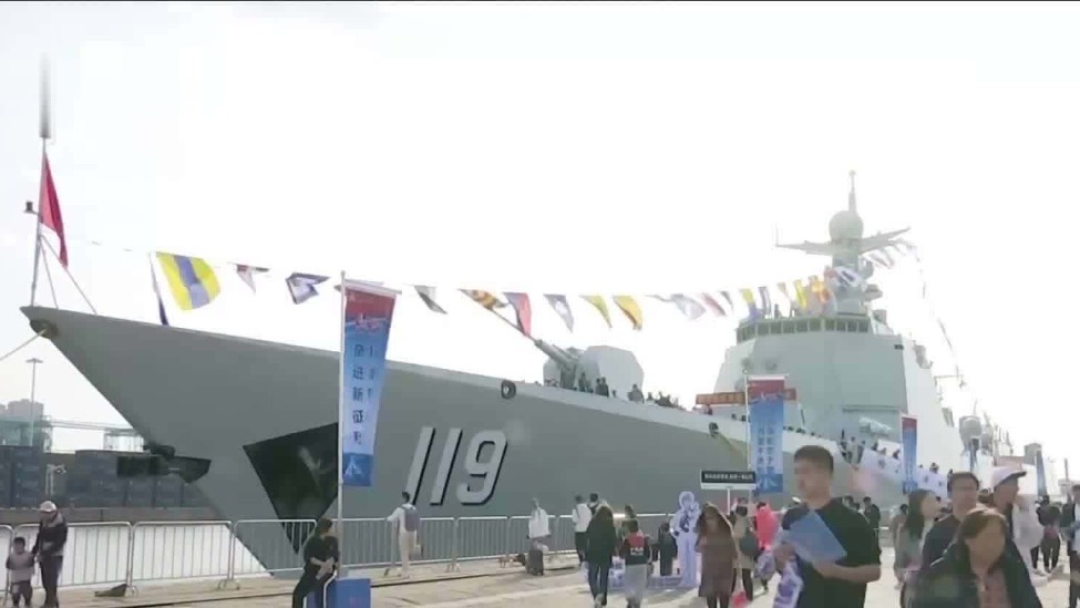 凤凰记者再访052D型导弹驱逐舰“贵阳舰”