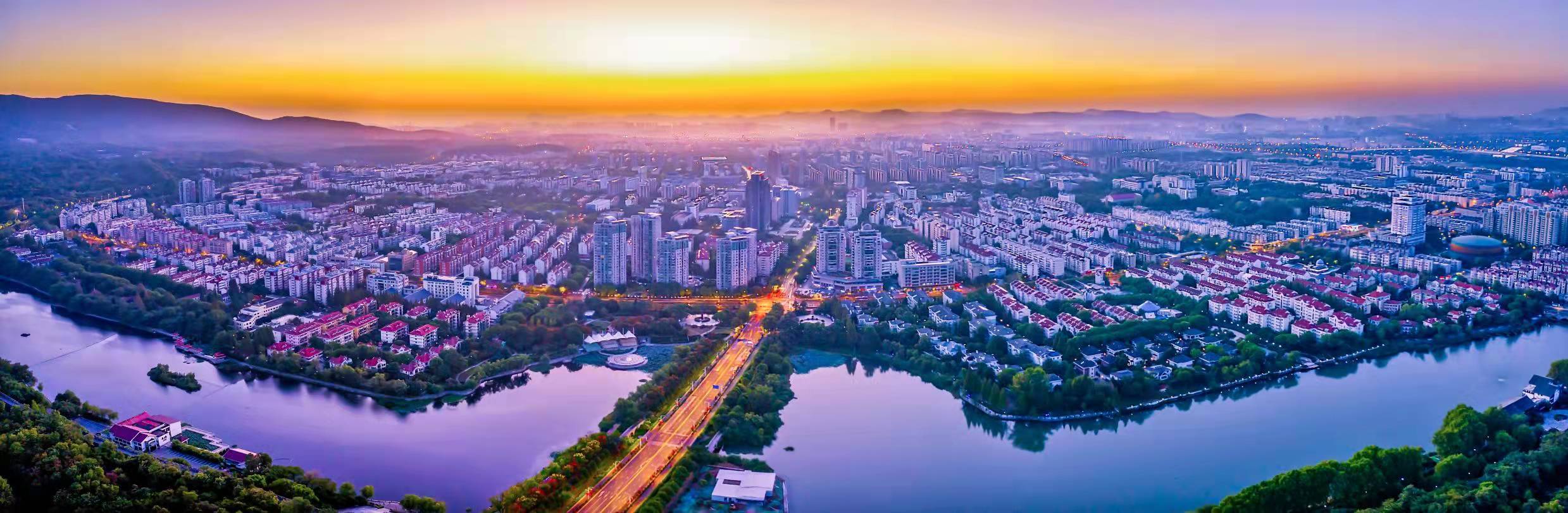 南京月牙湖重现碧水泱泱！生态修复，还水质“一汪清流”
