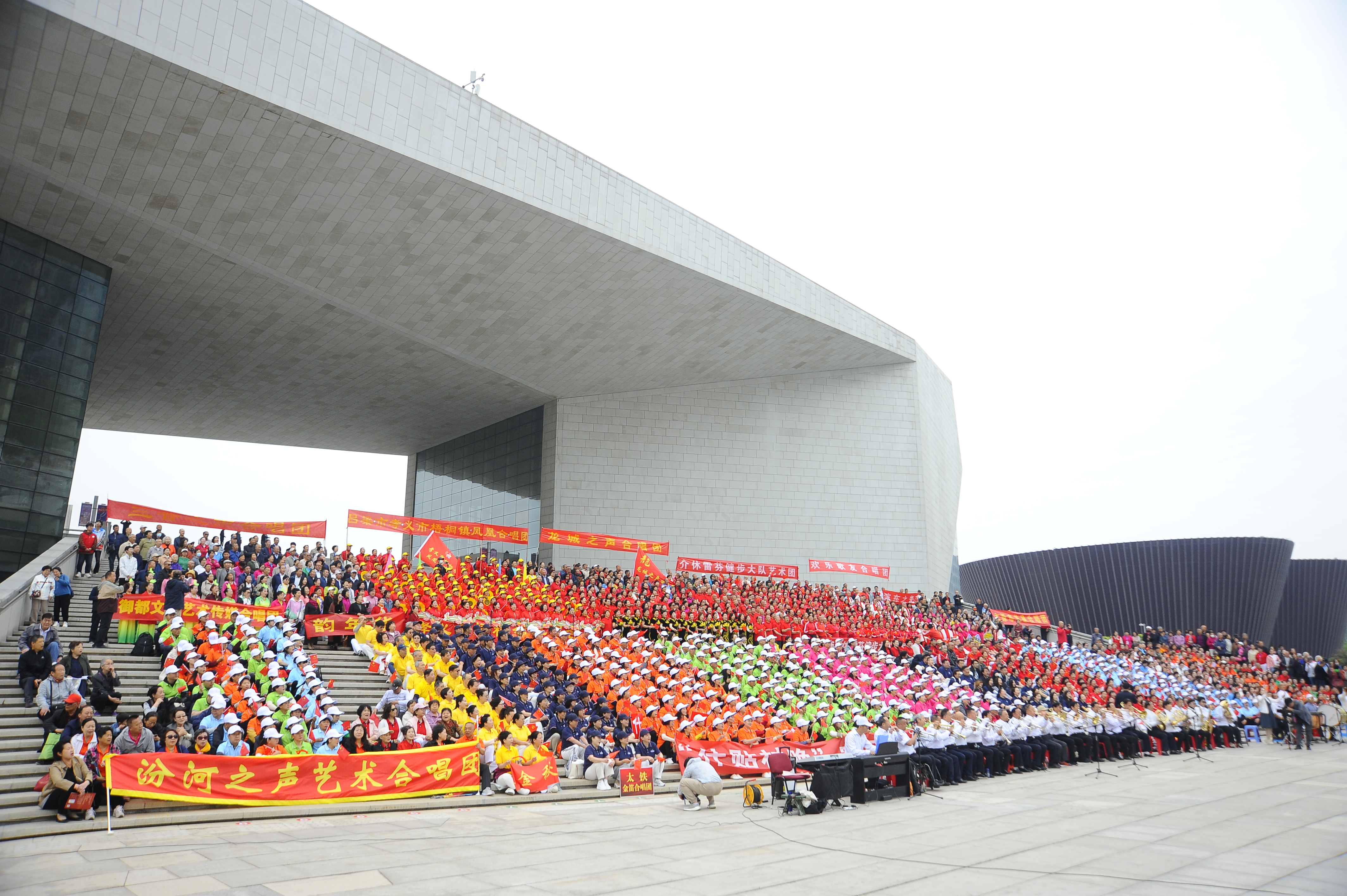 “致青春”——山西省庆祝“5·4青年节”群众歌咏汇举行