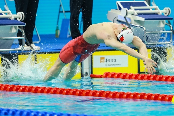 游泳世界冠军潘展乐（左图），游泳奥运冠军汪顺（右图）