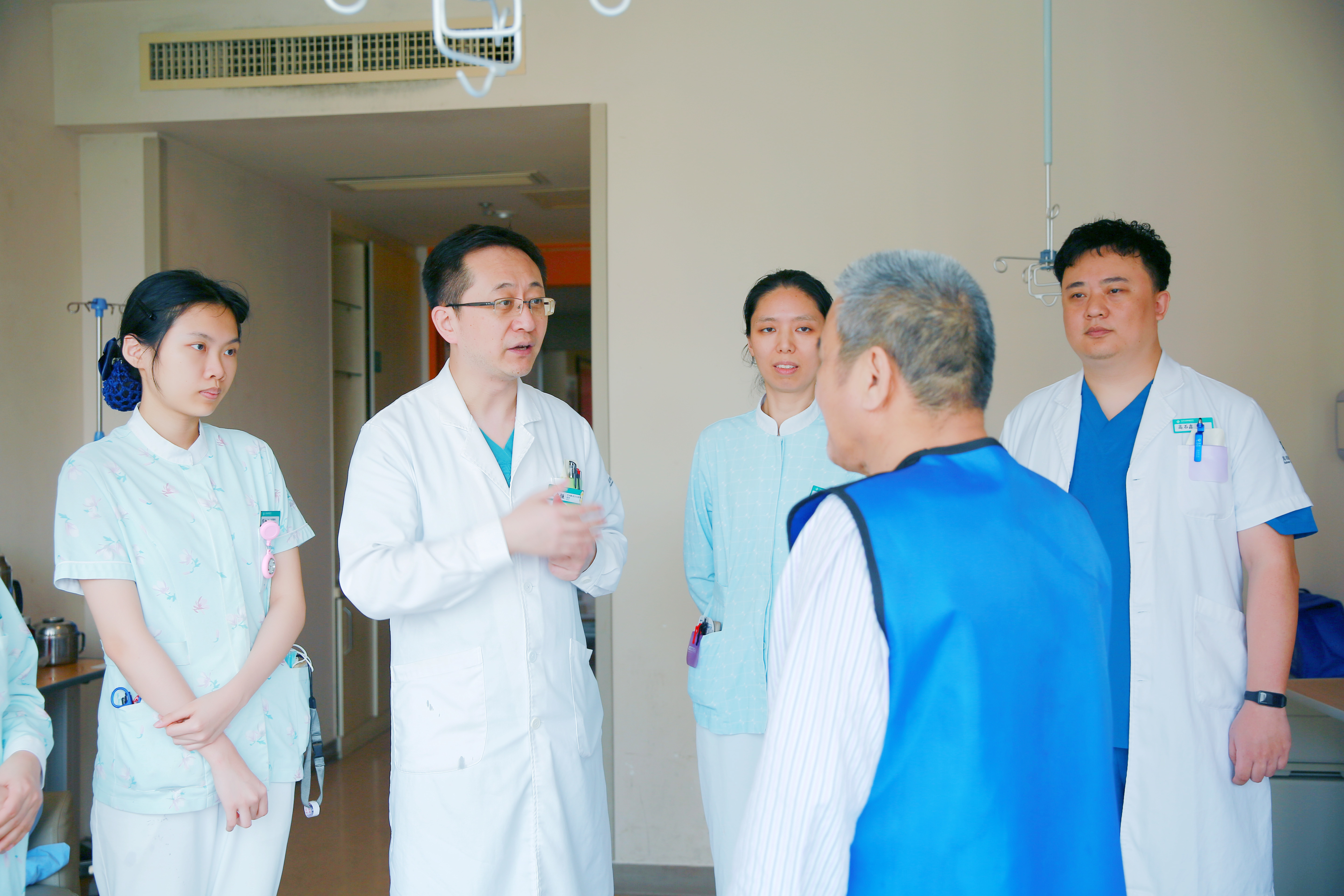 海南省肿瘤医院介入治疗晚期肺癌 患者多方受益