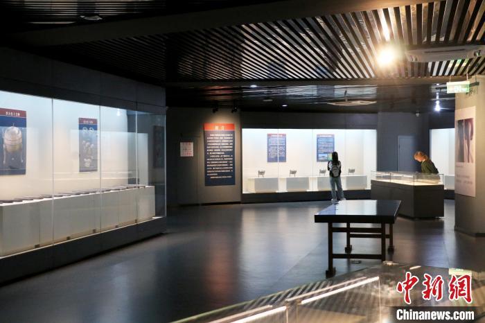 5月1日，“淮南地区出土楚文物特展”在安徽省淮南市博物馆开展。图为展厅一隅。中新社记者张强摄