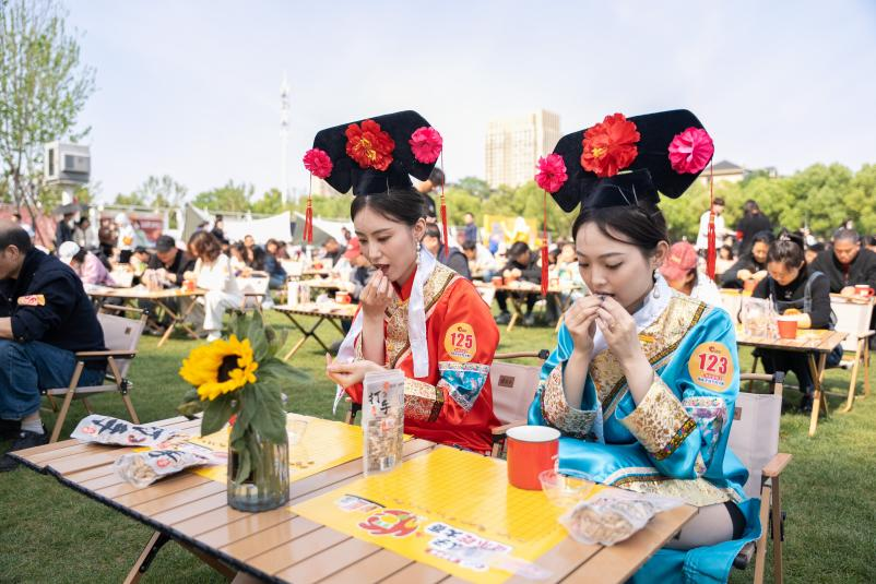 万人空巷！洽洽成功举办合肥首届嗑瓜子但不吃大赛