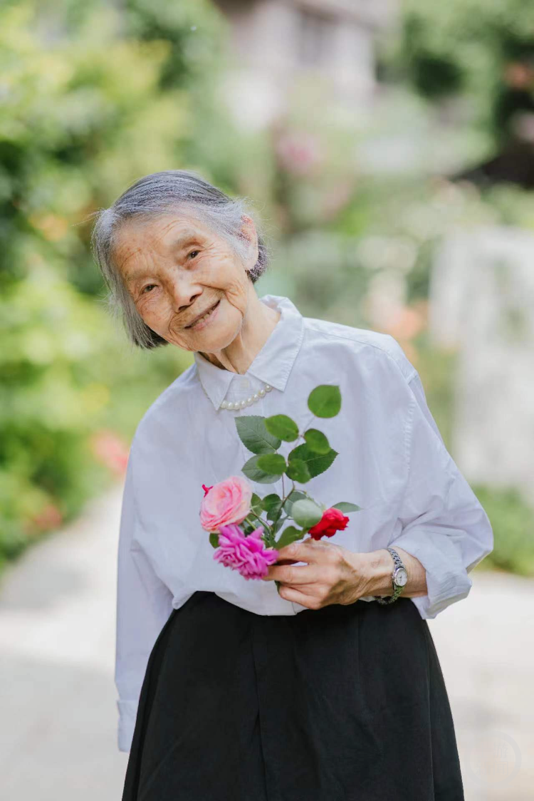 怎么夸老年女性 5F83647A7E50182CF0BCAA20FE4E64CAA452B040_size872_w750_h1124.png