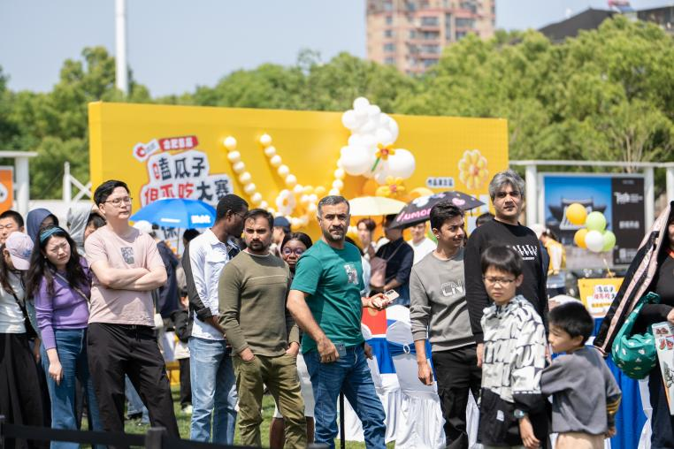 万人空巷！洽洽成功举办合肥首届嗑瓜子但不吃大赛