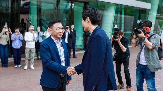 雷军：感谢北汽！张建勇：支持小米_凤凰网
