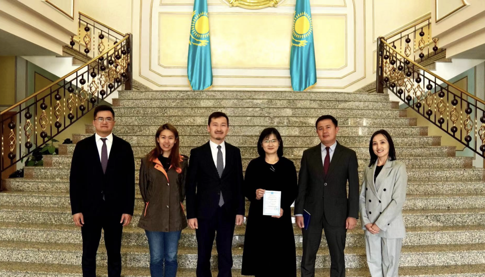 凤凰卫视扩展全球新闻报道网 哈萨克斯坦特约记者站正式启用