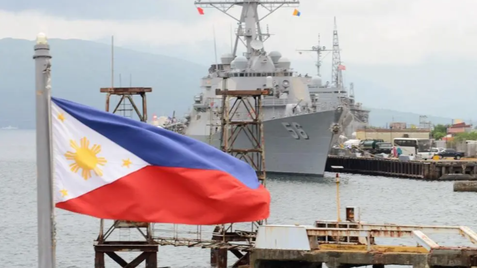 美国撑腰？菲律宾防长否认与中国就南海争端达成协议