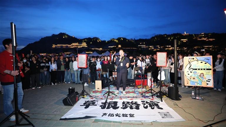 演出现场 胡淼山 摄