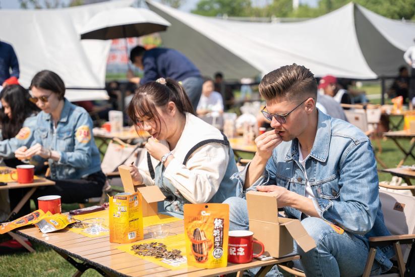 万人空巷！洽洽成功举办合肥首届嗑瓜子但不吃大赛