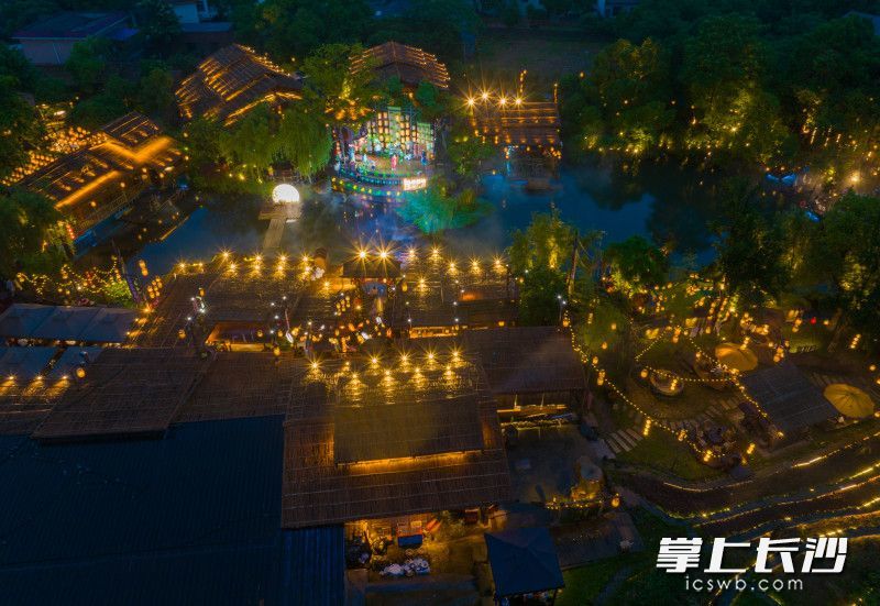 5月2日，傍晚的湘江里老渔村美如画卷。  长沙晚报全媒体记者 邹麟 摄