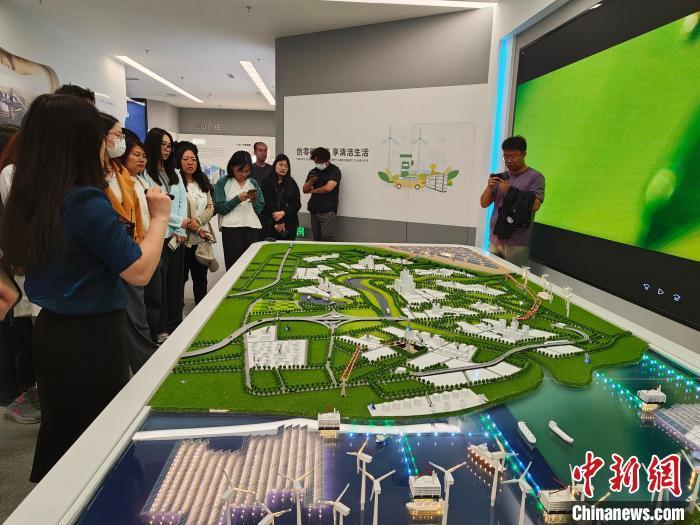 济南绿动氢能科技有限公司的展示大厅。王采怡 摄
