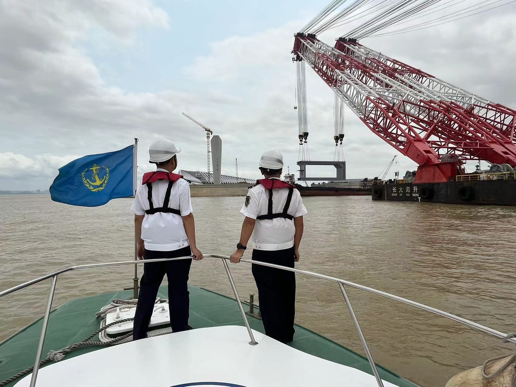 深圳宝安海事局圆满完成深中通道通航保障任务