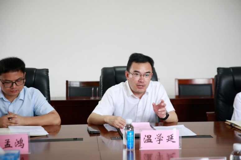 赣州市社会科学界联合会主席郑成功在赣州职业技术学院调研