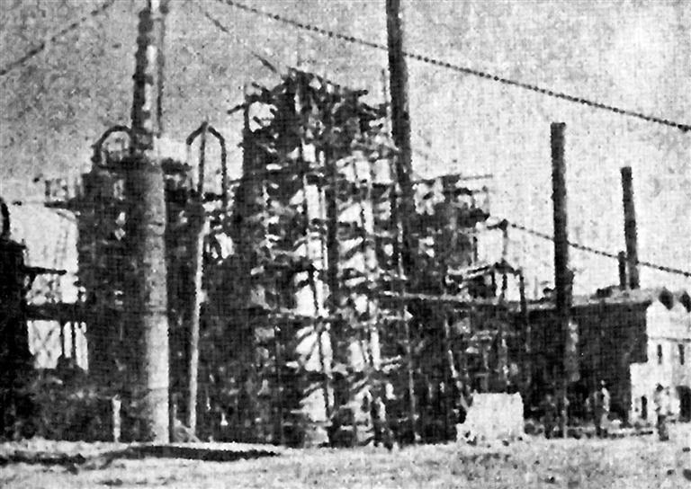玉门油矿炼油厂改建达布斯裂炼炉 (《甘肃日报》1950年8月23日第3版)(本版图片均为资料图)