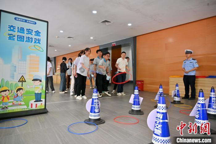 广西举办《道路交通安全法》实施20周年主题宣传月活动