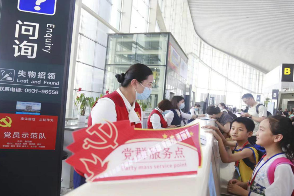 甘肃“铁公机”启忙碌模式 五一出行提示请查收