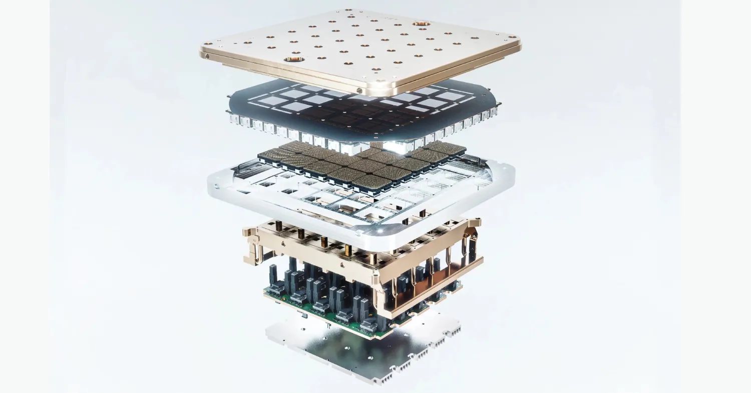 25颗芯片合一，特斯拉晶圆级Dojo处理器已投入量产