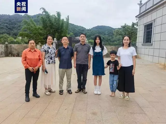 凤凰早报|梅大高速塌方调查评估组成立；俄罗斯宣布通缉泽连斯基