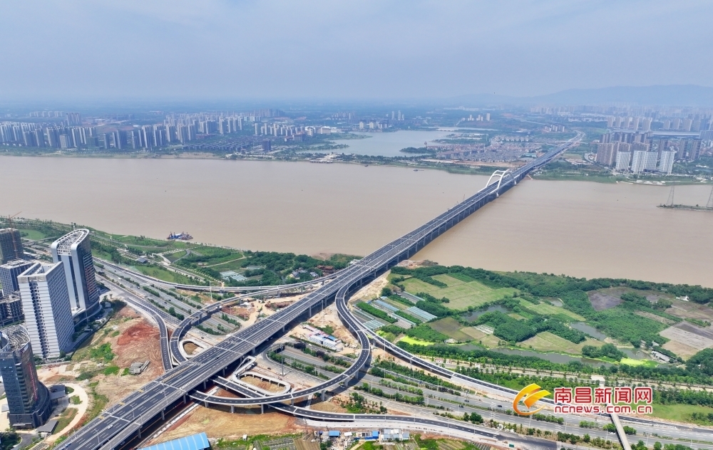 南昌复兴大桥机动车道全线建成通车（图）