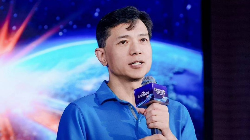 视频:李彦宏称需要不断提升大模型效果效率,降低成本和门槛_凤凰网科