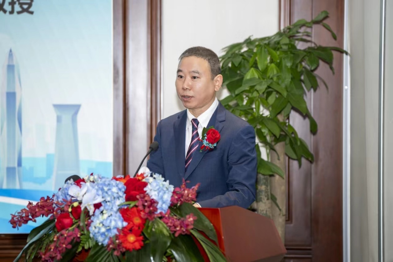 深圳鹏城技师学院党委书记、院长仵博在签约仪式上致辞