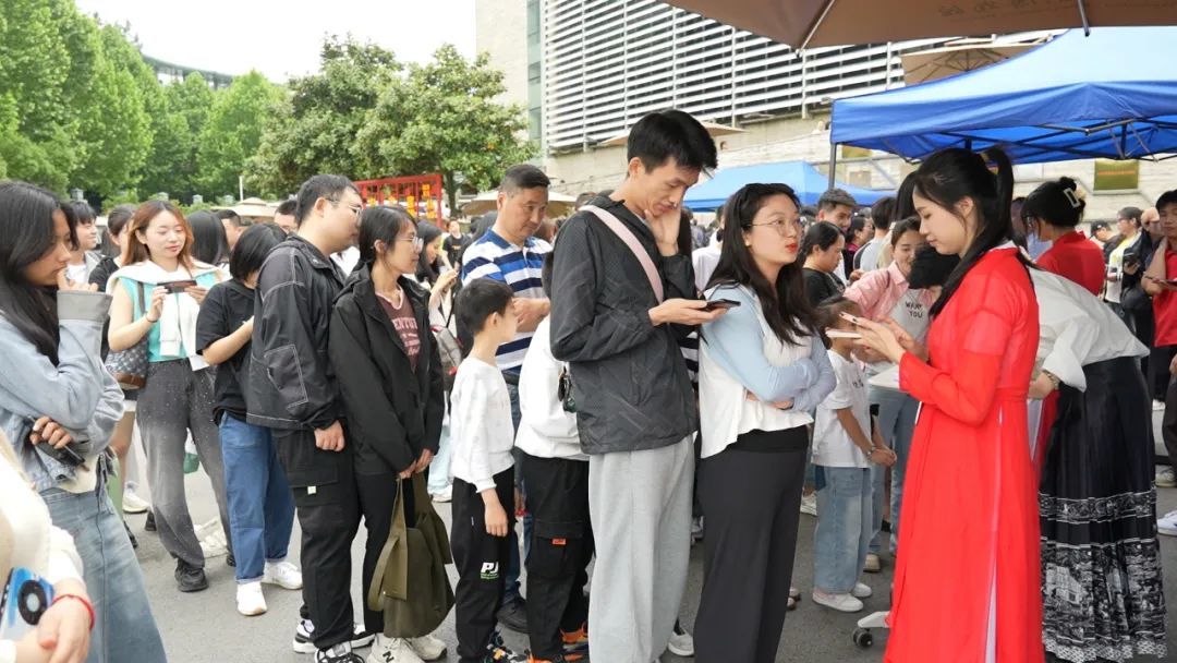 每日百万人!“五一”前三天景德镇游客量突破300万