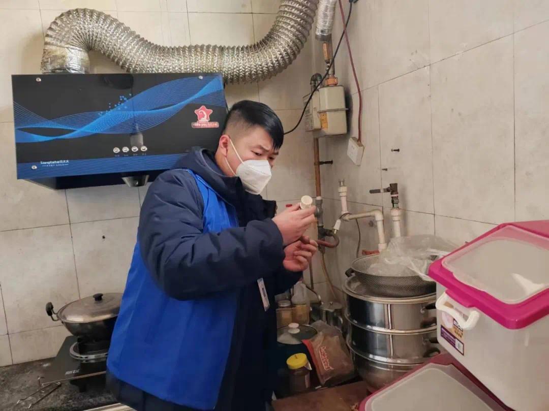 一“网”情深　阿克塞“蓝精灵”是群众最贴心的人