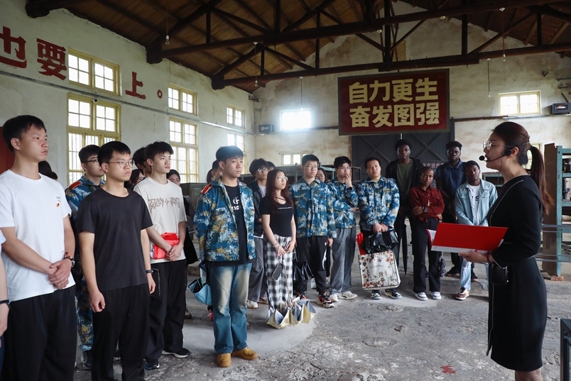 江西科技学院沉浸式“大思政课”讲出青春奋斗的味道