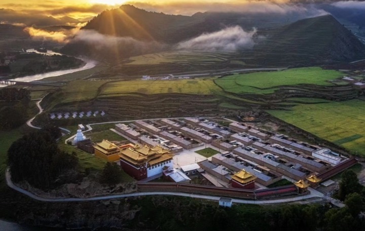 走进多彩碌曲:这里是一片香巴拉净土、一块旷古秘境凤凰网甘肃_凤凰网