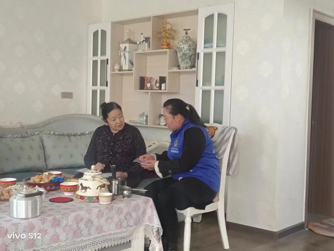 一“网”情深　阿克塞“蓝精灵”是群众最贴心的人