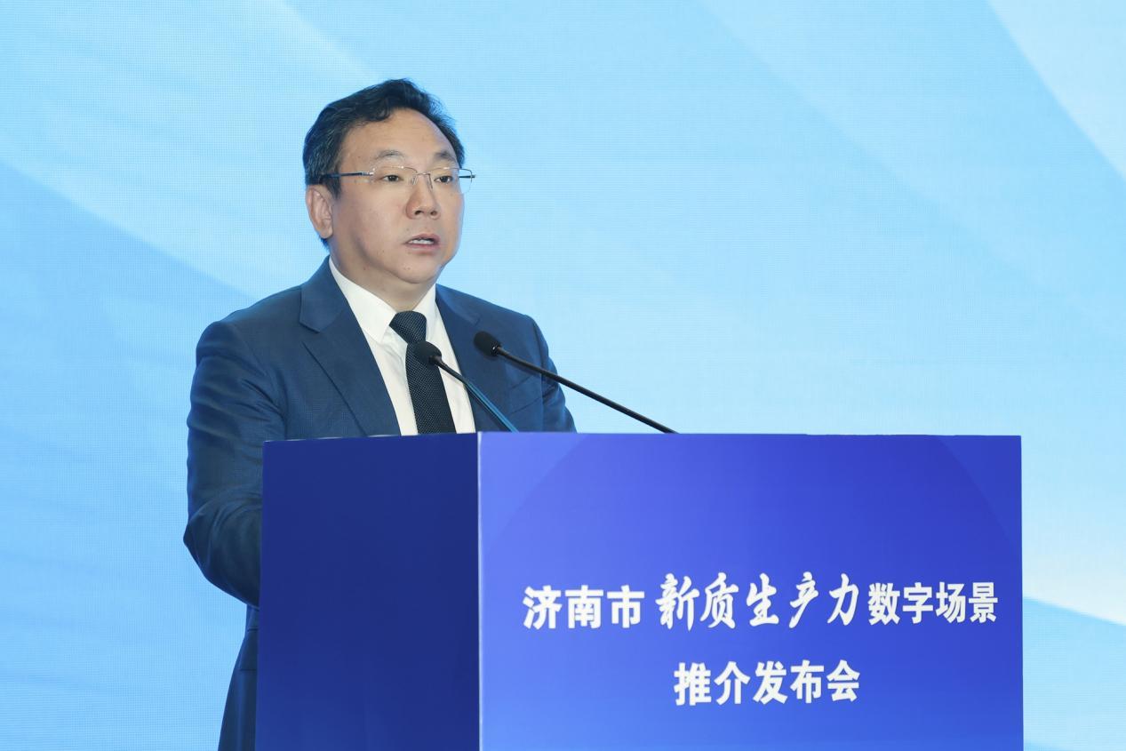 济南市政府副市长,市发展改革委主任谢堃致辞