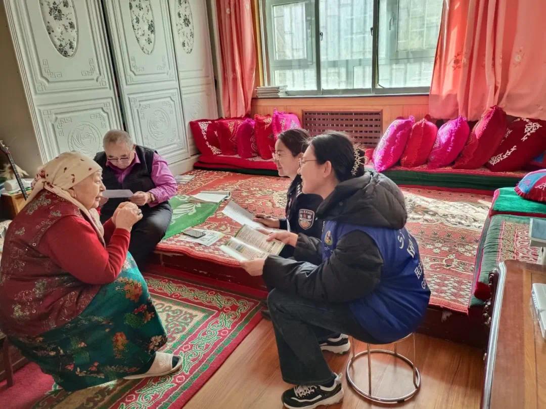 一“网”情深　阿克塞“蓝精灵”是群众最贴心的人