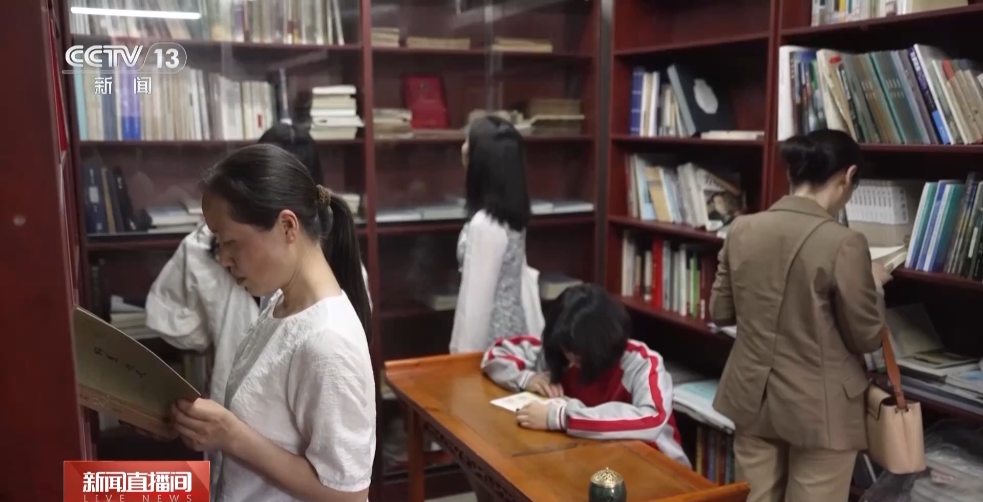 VR探窟纸中石窟……换个视角看敦煌有啥不一样