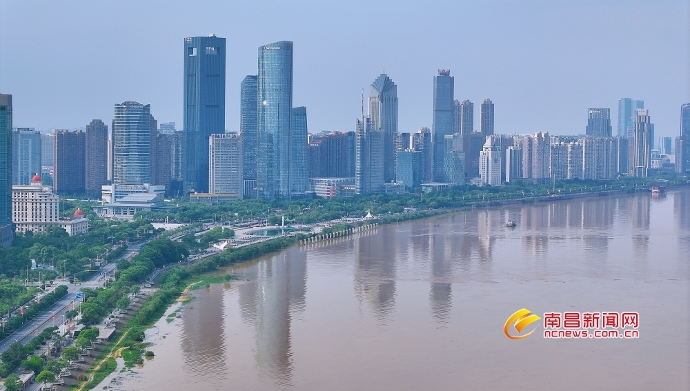 南昌:赣江水位持续上涨(图)