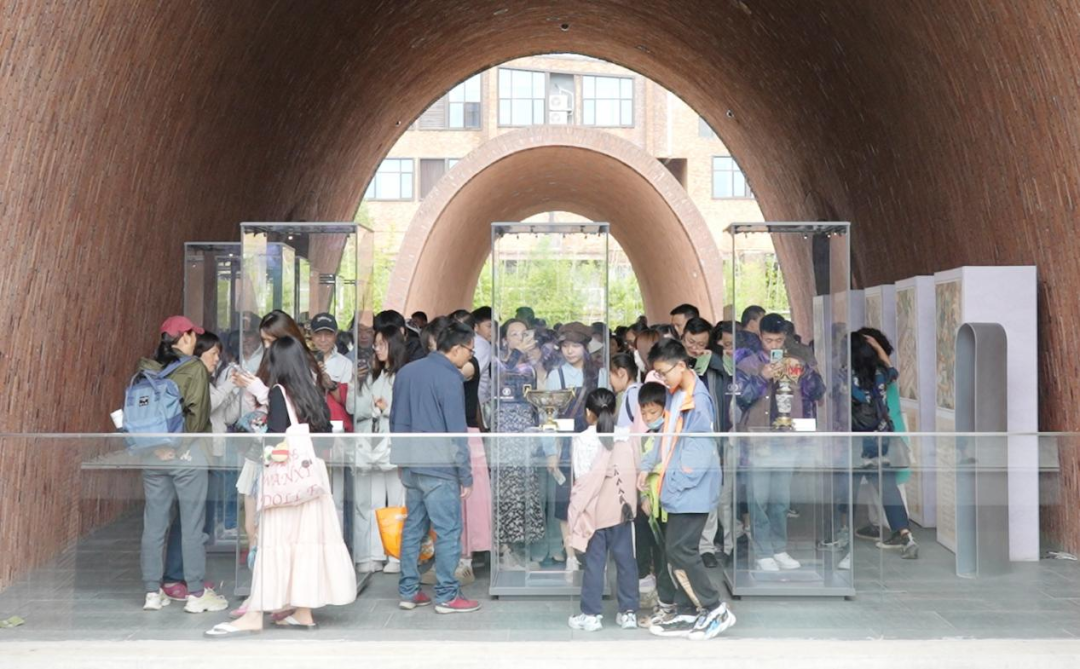 为了让文博游持续保持热度,景德镇市各大博物馆为适应年轻游客群体的