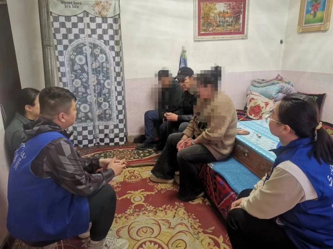 一“网”情深　阿克塞“蓝精灵”是群众最贴心的人