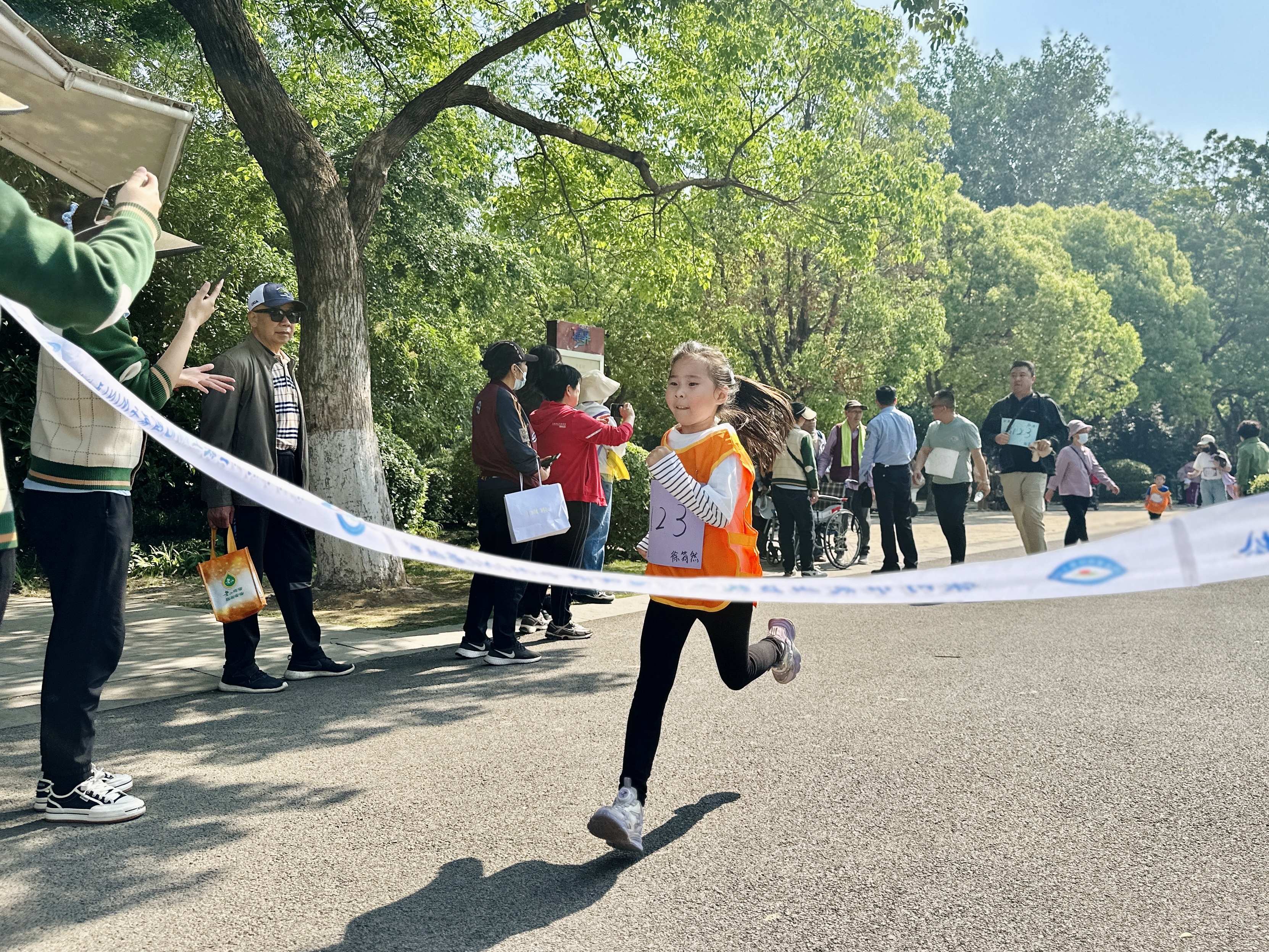 活力出发!徐州泉山区举办教工幼第五届亲子mini马拉松活动