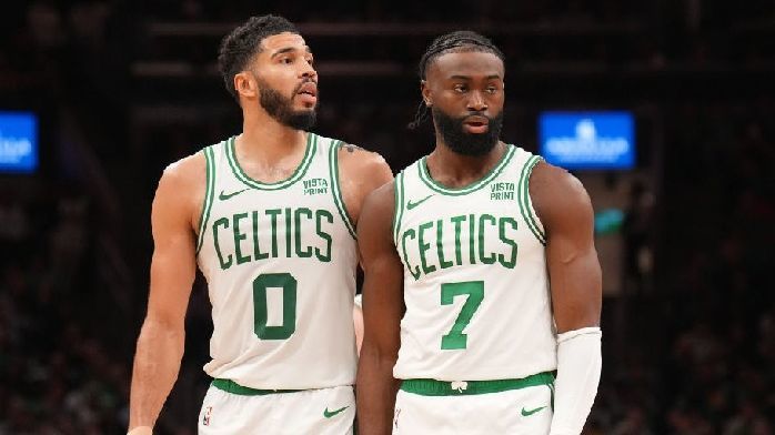 季后赛关键战中球星的决胜时刻发挥