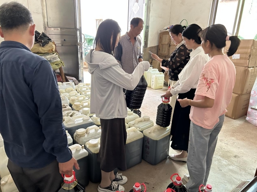 赣州经开区：菜籽售卖有困难？干部来帮忙！