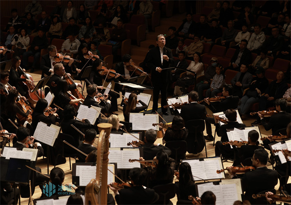 音乐之城奏响"港乐"之声丨王健助阵,余隆携香港管弦乐团冰城首秀